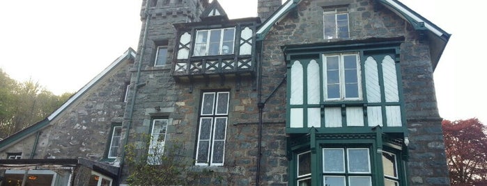 Plas Dolmelynllyn Country Hotel is one of Places to eat near to Cadair View Lodge.
