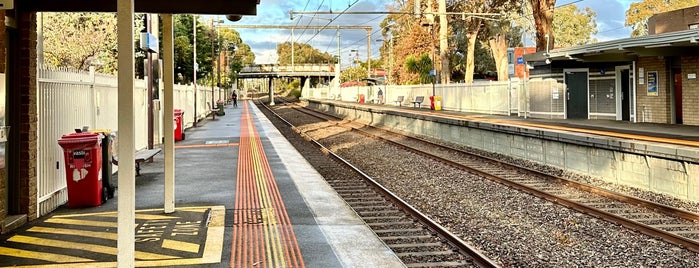 Mount Waverley Station is one of Melbourne Train Network.