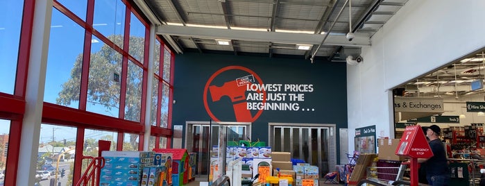 Bunnings Warehouse is one of Damian’s Liked Places.