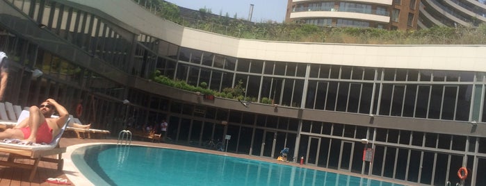 Jatomi Akasya Swimming Pool is one of Lieux qui ont plu à Hande.