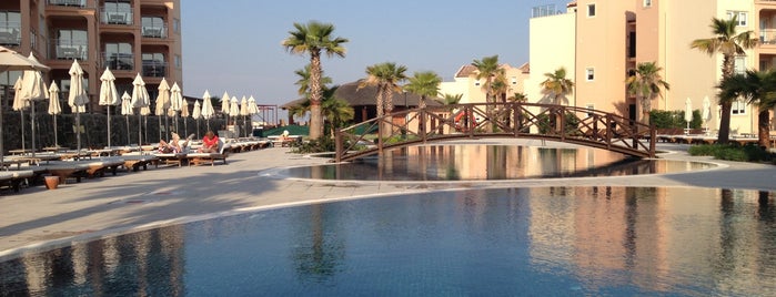 Kuşadası Golf & Spa Resort is one of Posti che sono piaciuti a Fuat.