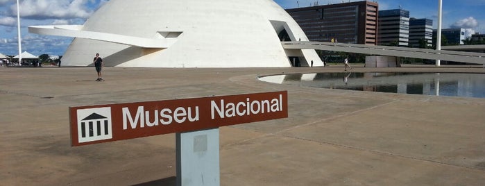 Museo Nacional de la Republica "Honestino Guimarães" is one of Maiores Badalos.