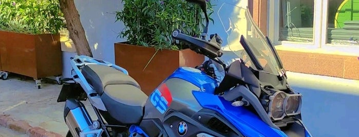 Özgörkey BMW Motorrad is one of Mertesacker'in Beğendiği Mekanlar.