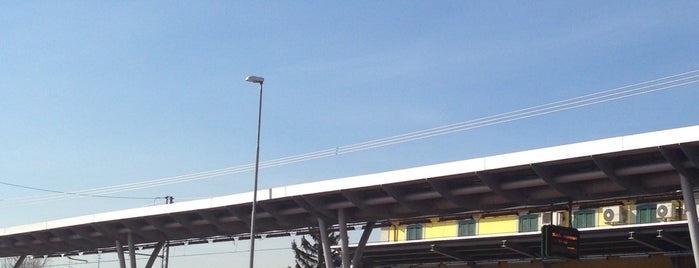 Stazione Ceriano Laghetto - Solaro is one of Linee S e Passante Ferroviario di Milano.