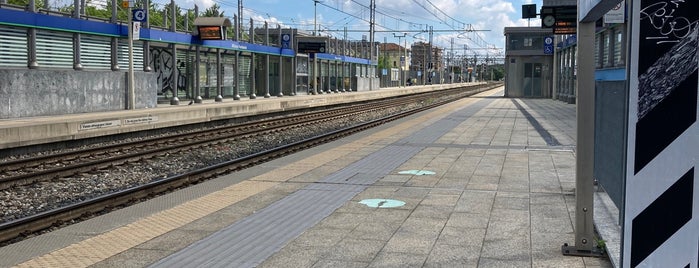 Stazione Milano Forlanini is one of S9 - Albairate - Saronno.
