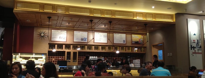 The Coffee Bean & Tea Leaf is one of The Fort and The Food.
