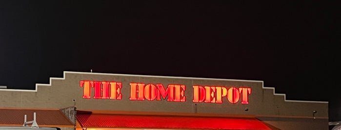 The Home Depot is one of Lugares guardados de Ken.