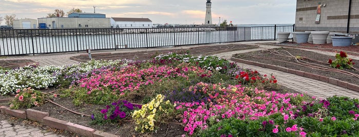 Erie Basin Marina Garden is one of Places to take visitors.