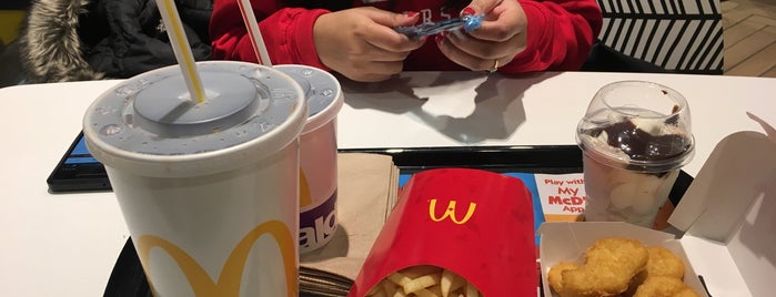 McDonald’s is one of สถานที่ที่ Jed ถูกใจ.