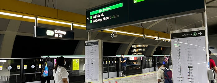 Kallang MRT Station (EW10) is one of SG-SIN.