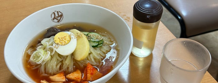 平壌冷麺 食道園 is one of 蒲田Kamata.