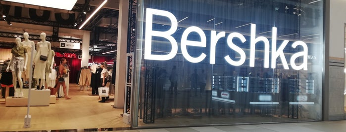 Bershka is one of Begoさんのお気に入りスポット.