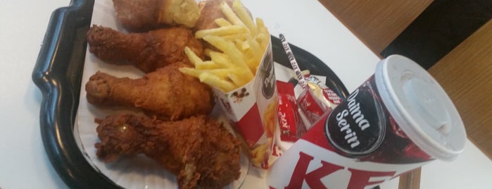 KFC is one of HY Harika Yavuz'un Beğendiği Mekanlar.