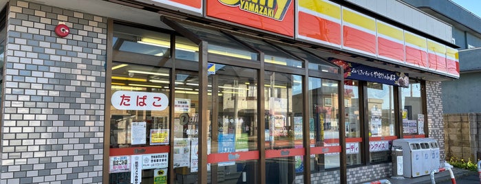 デイリーヤマザキ 蟹田店 is one of コンビニ最北端、最南端、最東端、最西端.
