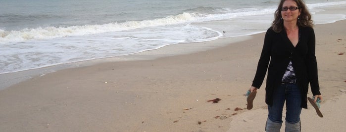 Melbourne Beach, Florida is one of Tempat yang Disukai Annette.