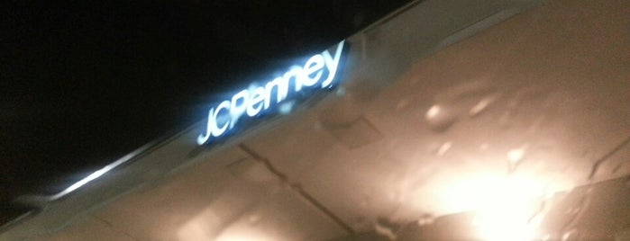 JCPenney is one of Lugares favoritos de Robert.