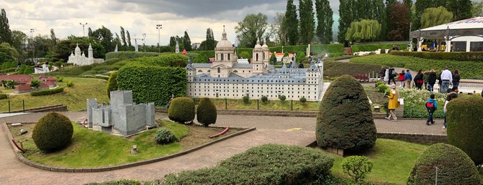 Mini-Europe (Mini-Europa) is one of สถานที่ที่ Nedim ถูกใจ.