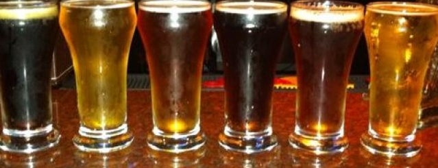 Artisan's Brewery and Italian Grill is one of Julie's things to do.