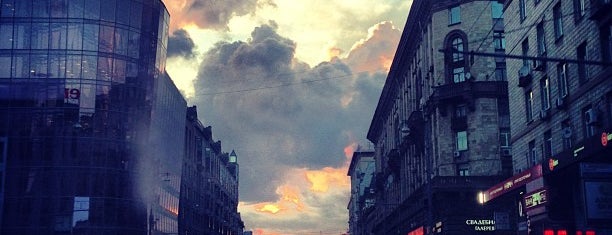 2-я Тверская-Ямская улица is one of Yunus 님이 좋아한 장소.