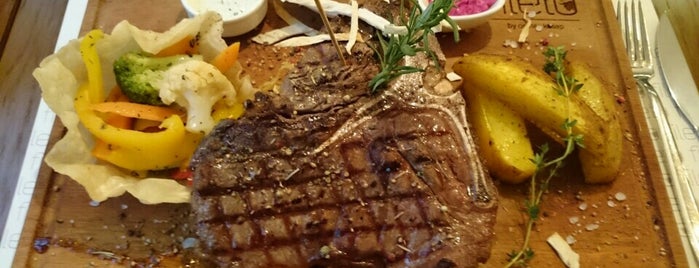Fileto Restaurant is one of Hüseyinさんのお気に入りスポット.