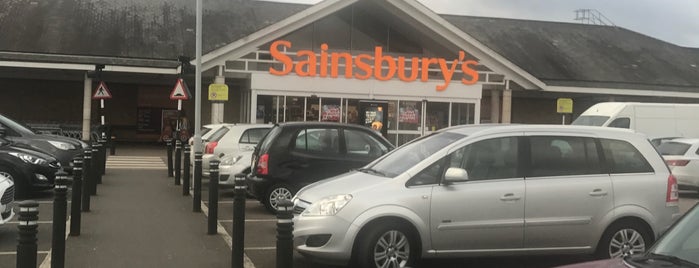 Sainsbury's is one of Tempat yang Disukai Jay.