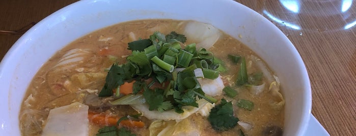 Doral Thai is one of ¿Qué Pasa, USA?.