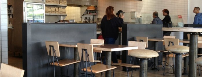 Chipotle Mexican Grill is one of Mike 님이 좋아한 장소.