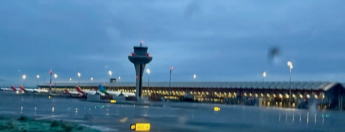 Torre de Control is one of aeropuertos.