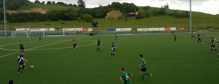 Complejo Deportivo De Balbín is one of Campos de futbol de Asturias.