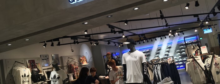 adidas ららぽーと湘南平塚店 is one of ららぽーと湘南平塚.