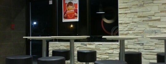 McDonald's is one of Orte, die Joe gefallen.