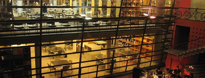 Biblioteca Lo Contador is one of Bibliotecas PUC.