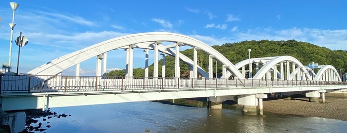 三架橋 is one of Posti che sono piaciuti a ばぁのすけ39号.