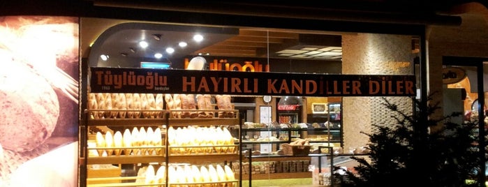 Tüylüoğlu Kardeşler Ekmek &  Pasta is one of Oguz'un Beğendiği Mekanlar.