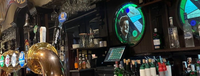 James Joyce Irish Pub is one of La noche madrileña.