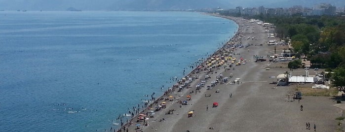 Konyaaltı Plajı is one of Locais curtidos por Mujdat.