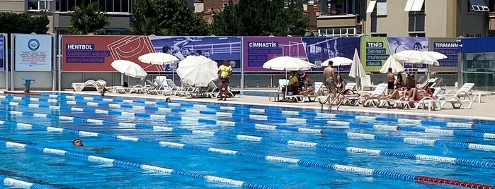 Konak Olimpik Yüzme Havuzu is one of Gidilecekler.
