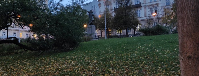 Havlíčkovo náměstí is one of Pražské parky.