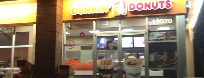 Dunkin' is one of Meshaさんのお気に入りスポット.