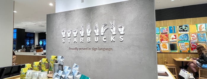 Starbucks is one of 飲食店3.