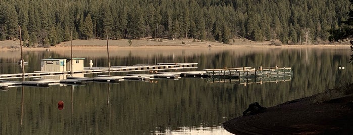 Lake Siskiyou Camp Resort is one of สถานที่ที่ Lindsay ถูกใจ.