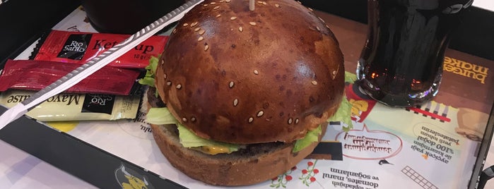 Burger Make is one of Posti che sono piaciuti a Erdem.