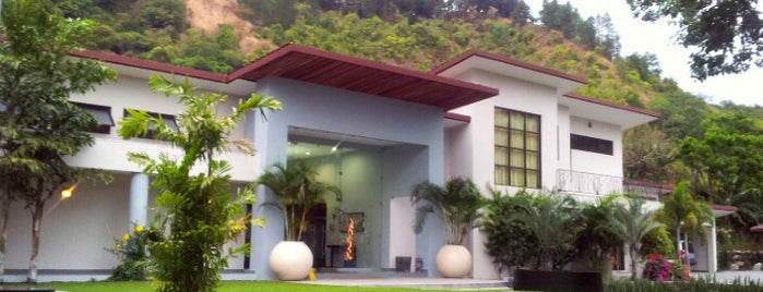 The Haven Spa is one of Locais curtidos por lupe.