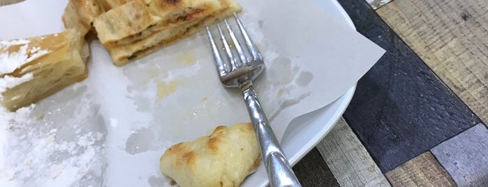 Buhara Börek Salonu is one of Gizemli'nin Beğendiği Mekanlar.