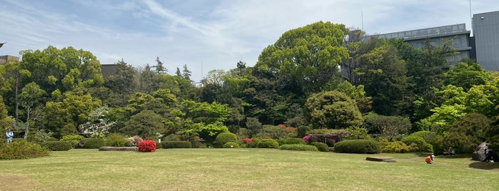 大隈庭園 is one of 早稲田大学.