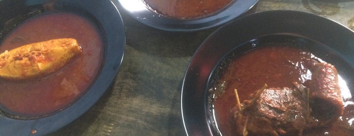 Asam Pedas Muar is one of MALAY FOOD TO TRY.