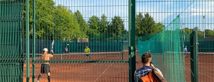 Теннисный комплекс парка «Дубки» is one of scornさんのお気に入りスポット.