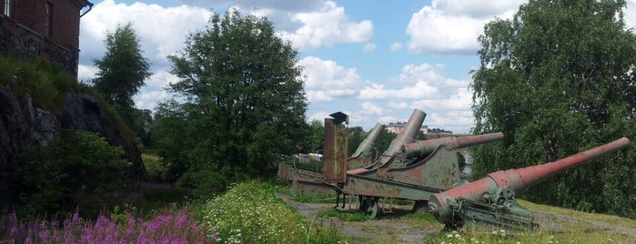 Suomenlinna Fortress Ruins is one of Достопримечательности Финляндии.