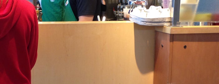 Starbucks is one of Matthew'in Beğendiği Mekanlar.