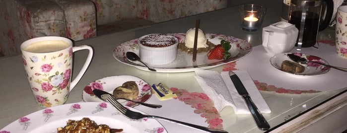 Pastel Café is one of สถานที่ที่ Fawaz ถูกใจ.